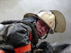 Спасатели МЧС России ликвидировали пожар в частном двухквартирном жилом доме в Беловском ГО