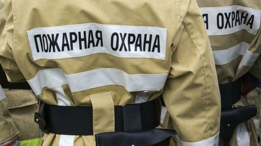 Спасатели МЧС России ликвидировали пожар в неэксплуатируемом строении в Беловском ГО
